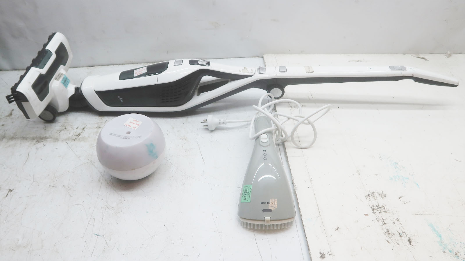 Anko 2In1 Cless Stick Vacuum, Anko Round Aroma Diffuser And Anko Hand